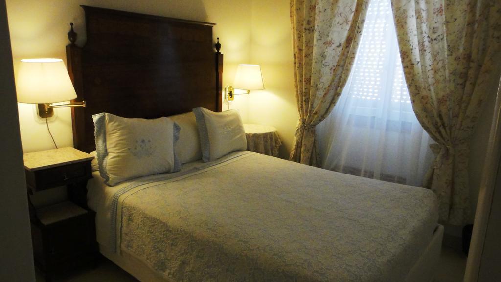 Casa Amarela Guesthouse Lagos Quarto foto